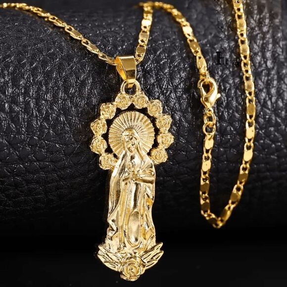 Virgin Mary Gold Pendant Necklace - Picture 1 of 6